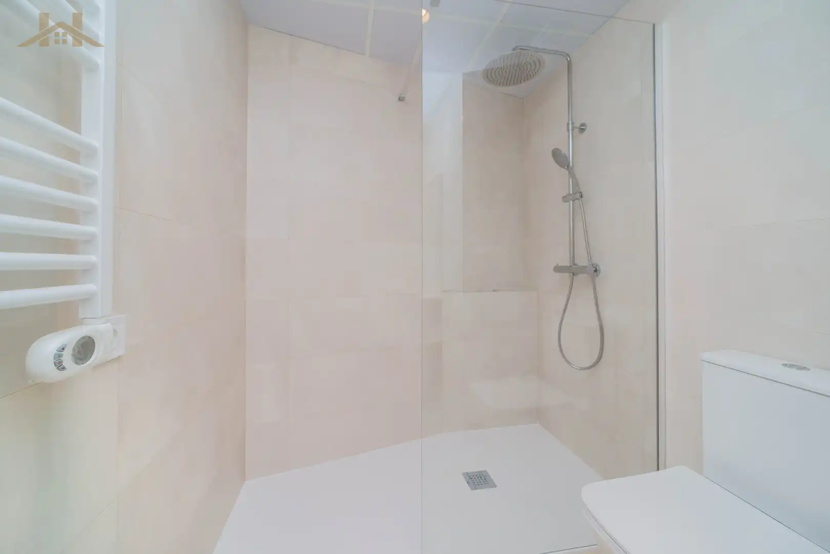 Baño de Piso en venta en Pozuelo de Alarcón con Aire acondicionado