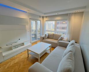 Living room of Flat for sale in  Madrid Capital  with Air Conditioner, Heating and Private garden