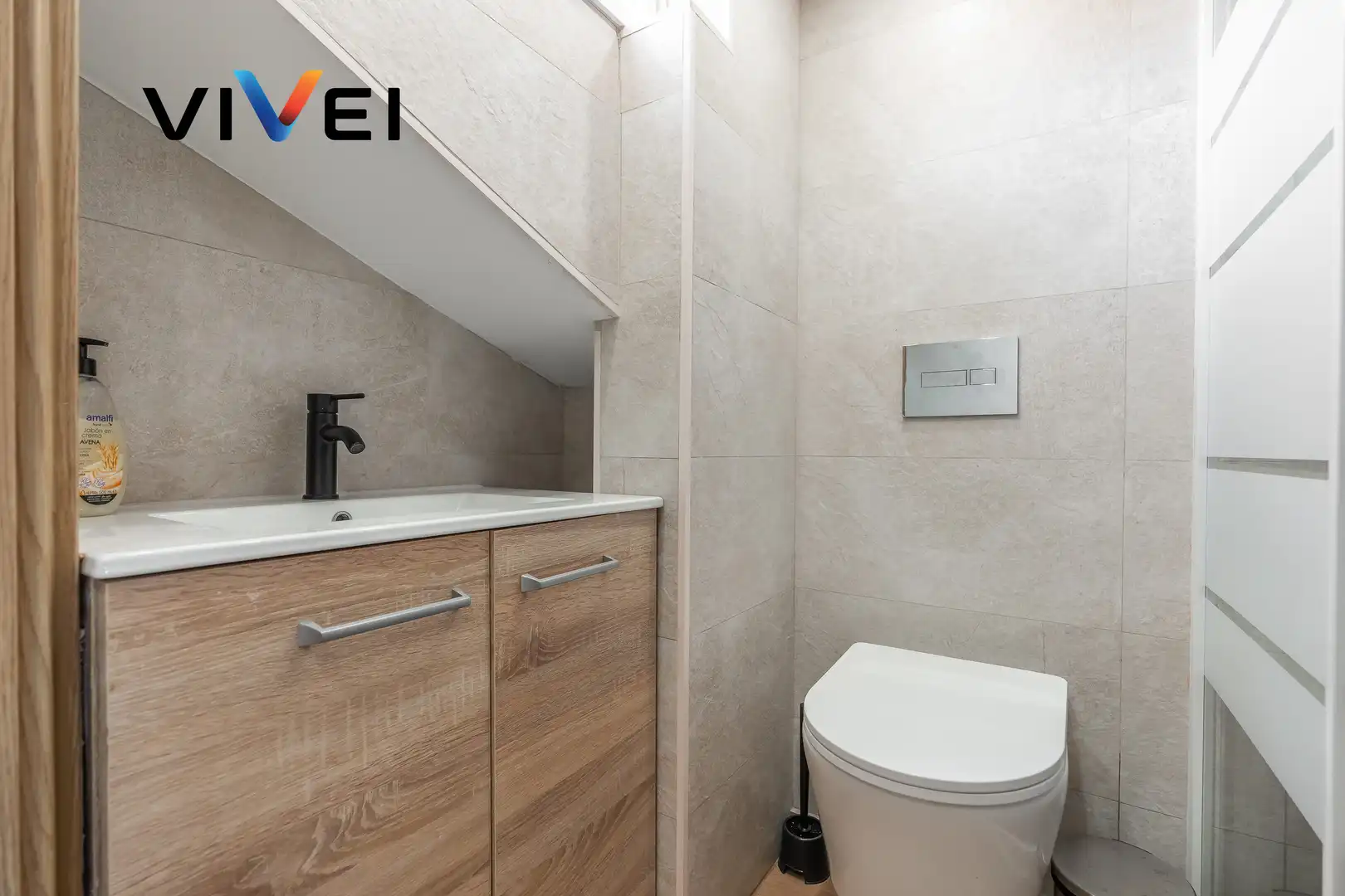 Baño de Ático en venta en Madrid con Calefacción y Terraza