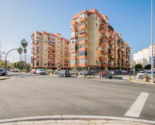 Vista exterior de Pis en venda en  Sevilla Capital amb Aire condicionat, Calefacció i Jardí privat