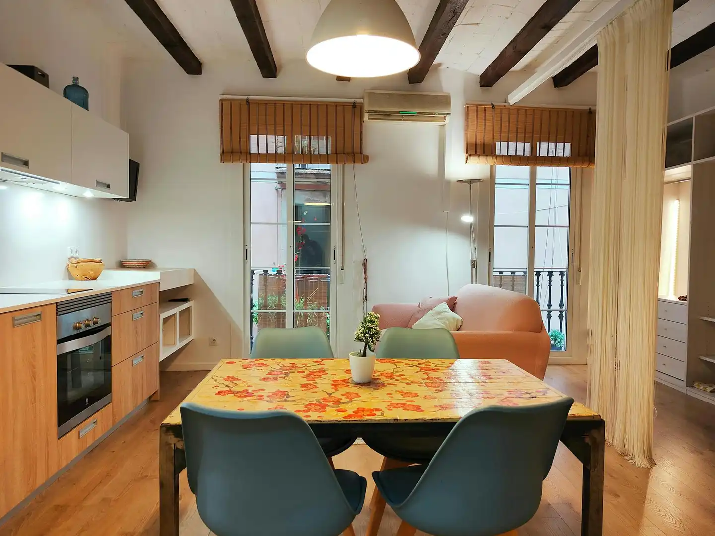 Living room of Flat for rent in Barcelona  with Air Conditioner, Heating and Washing machine