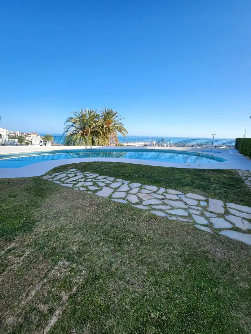 Schwimmbecken von Wohnung zur Miete in Sitges mit Klimaanlage, Privatgarten und Terrasse