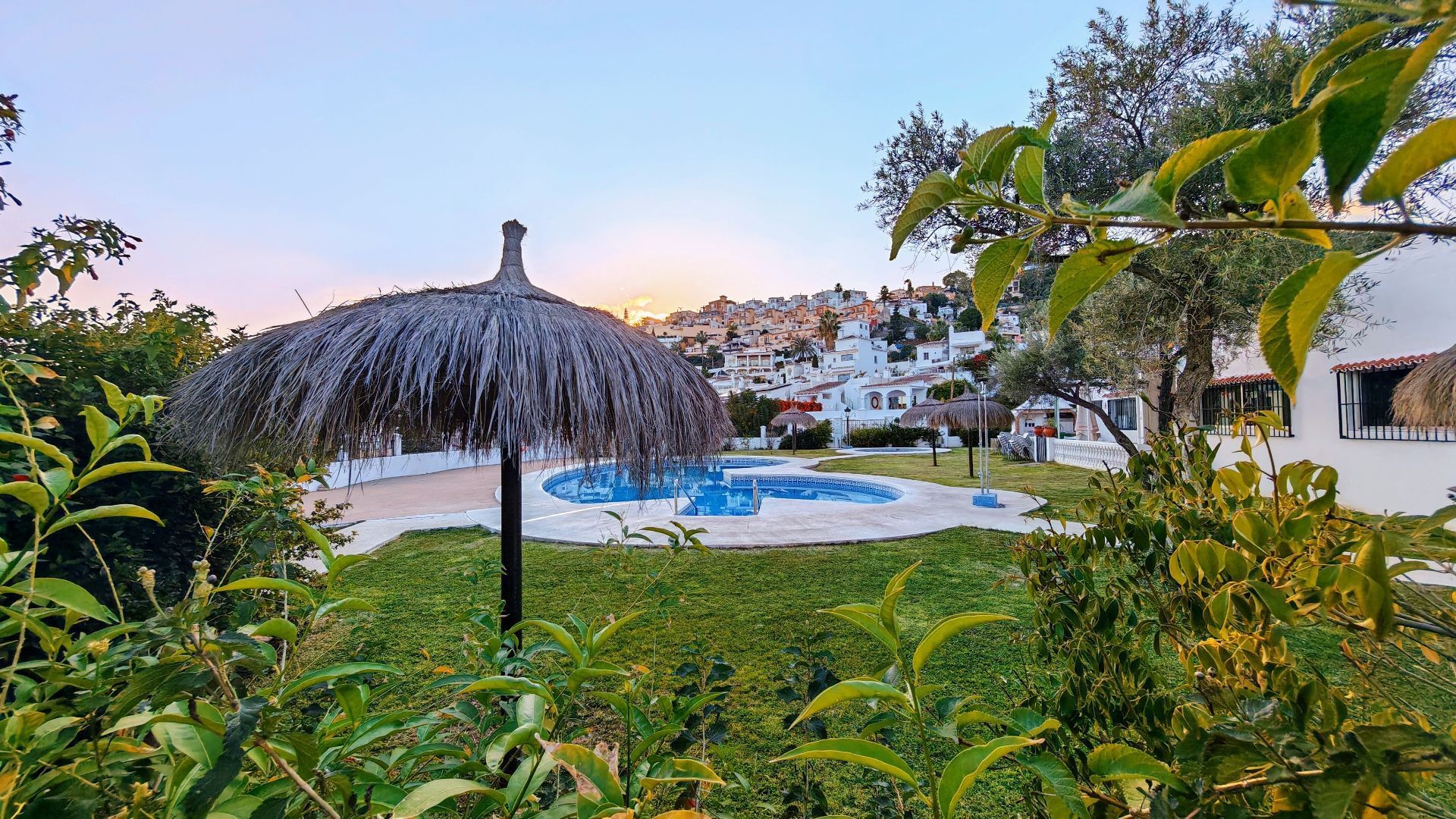 Jardí de Dúplex en venda en Nerja amb Jardí privat, Terrassa i Traster
