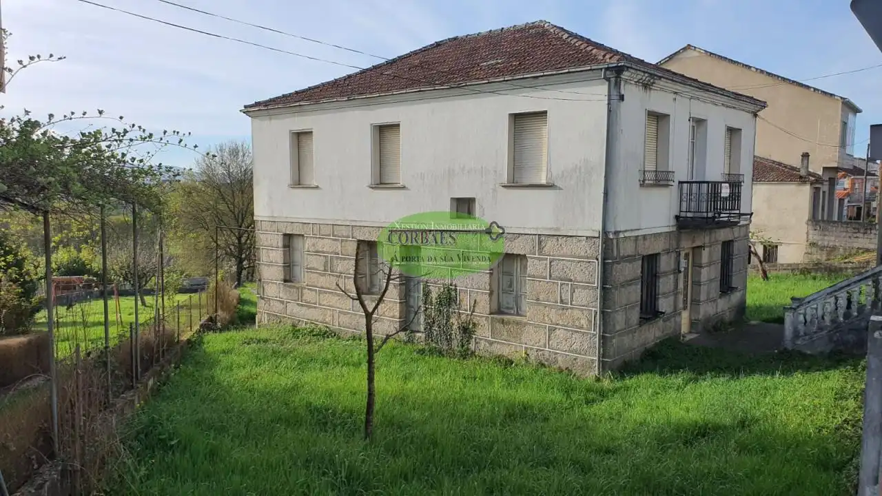 House with terrace for sale in Maceda