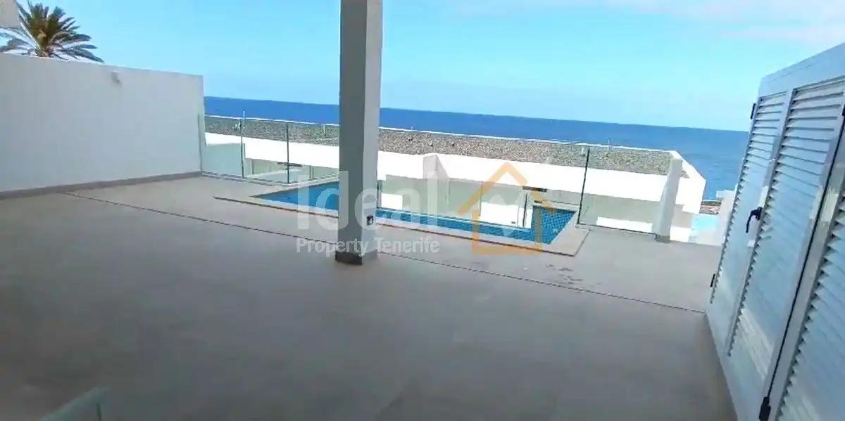 Apartment with pool for sale in Costa del Silencio