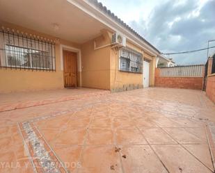Vista exterior de Casa o xalet en venda en Cartagena amb Aire condicionat, Calefacció i Jardí privat