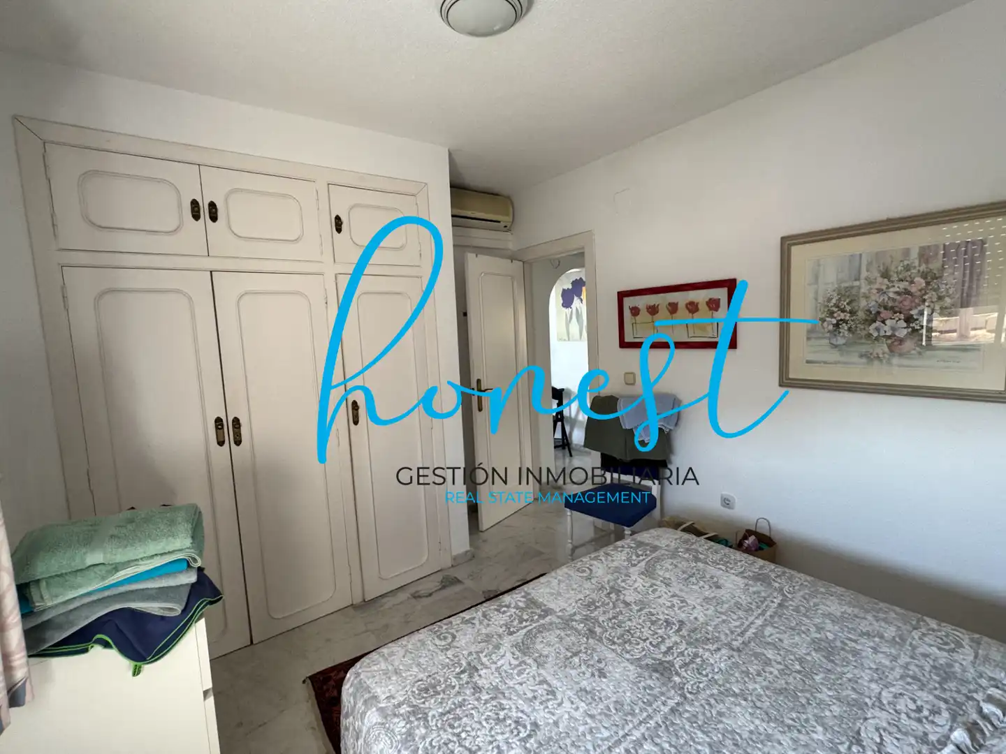 Habitación de Ático en venta en Torremolinos con Aire acondicionado, Terraza y Amueblado