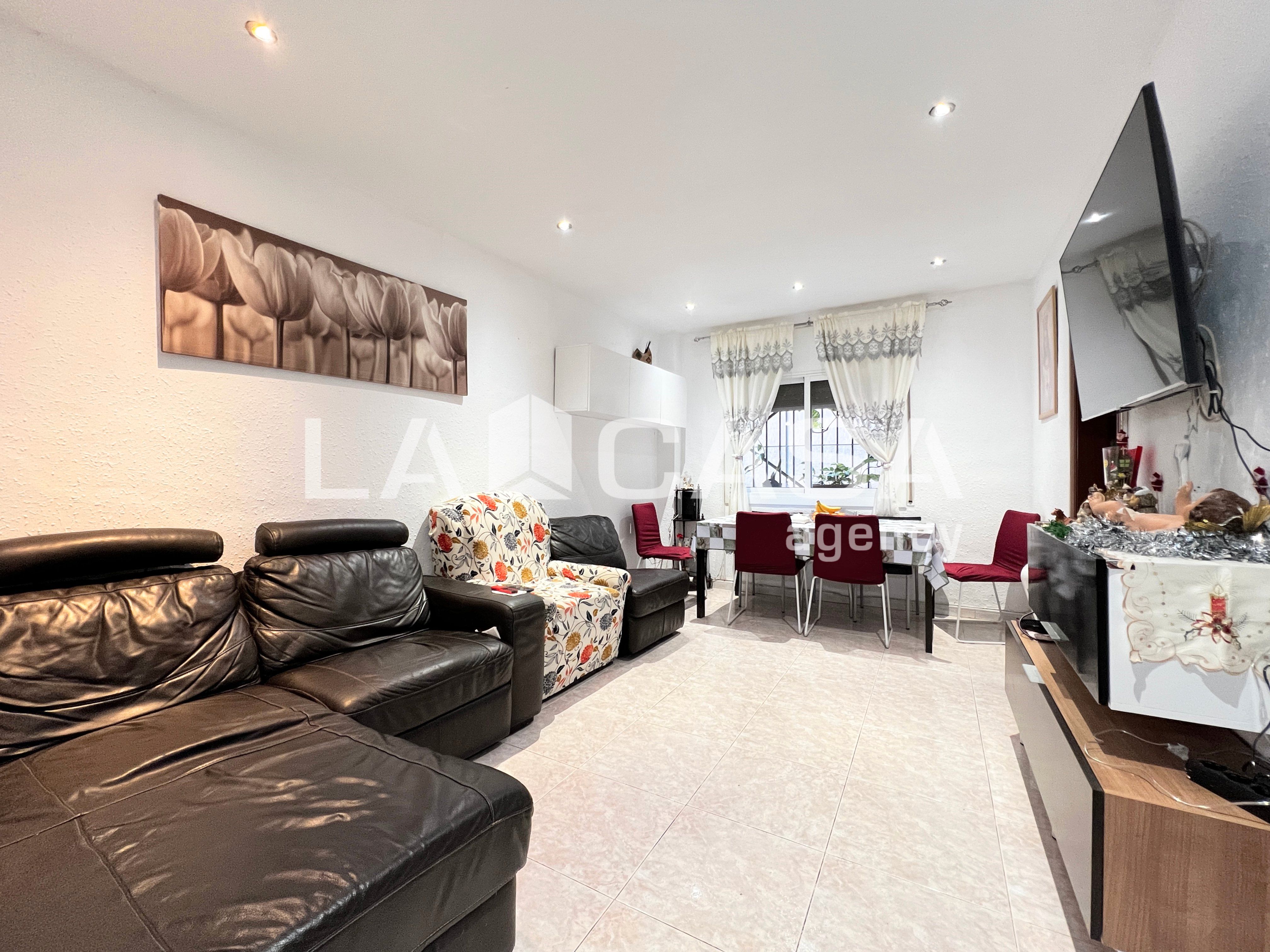 Sala de estar de Planta baja en venta en Badalona con Terraza