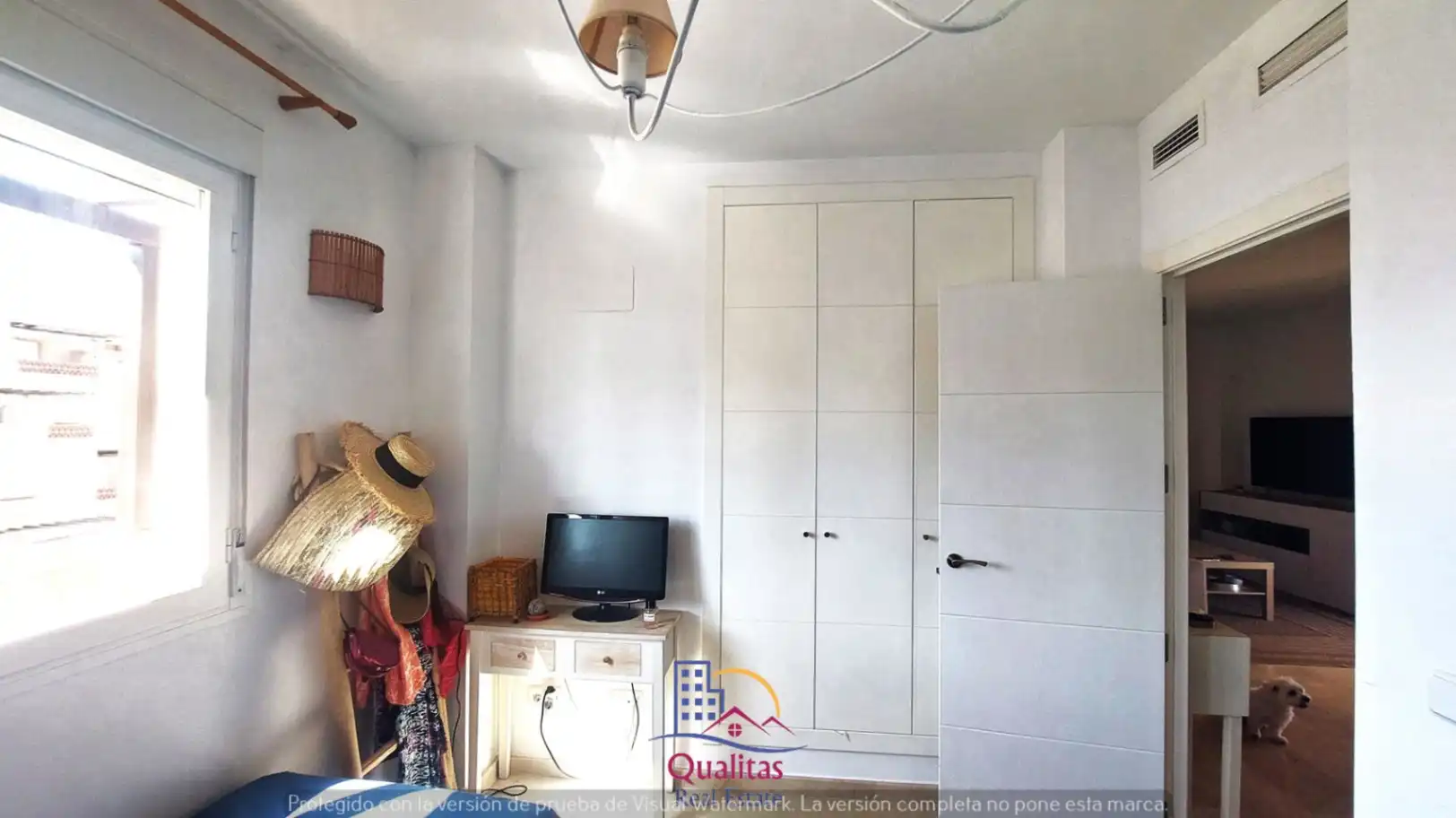 Schlafzimmer von Dachboden zur Miete in Oliva mit Klimaanlage, Heizung und Privatgarten