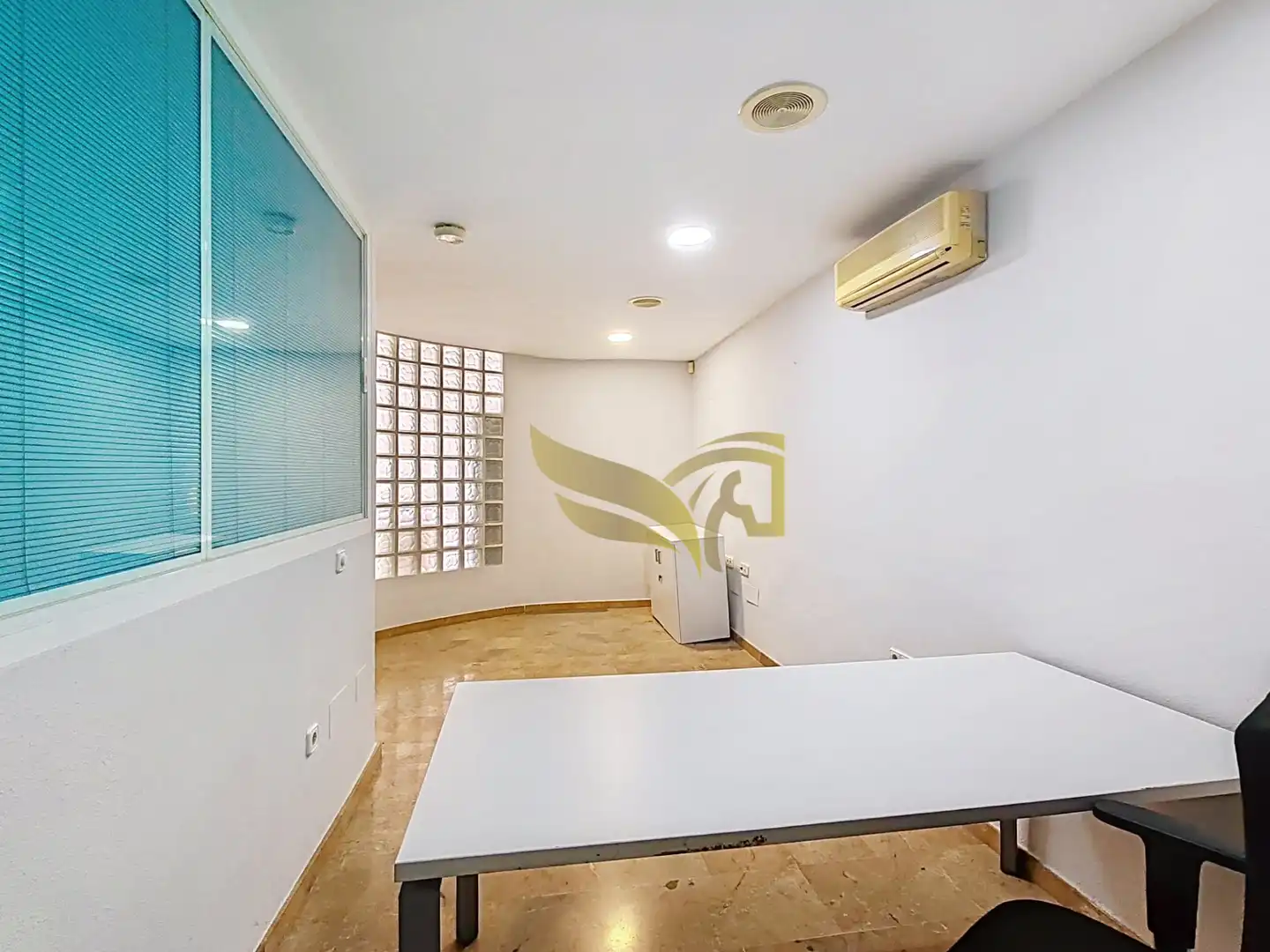 Local en venta en Alcantarilla con Aire acondicionado, Amueblado y Internet