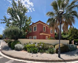 Vista exterior de Casa o xalet de lloguer en Reus amb Aire condicionat i Terrassa