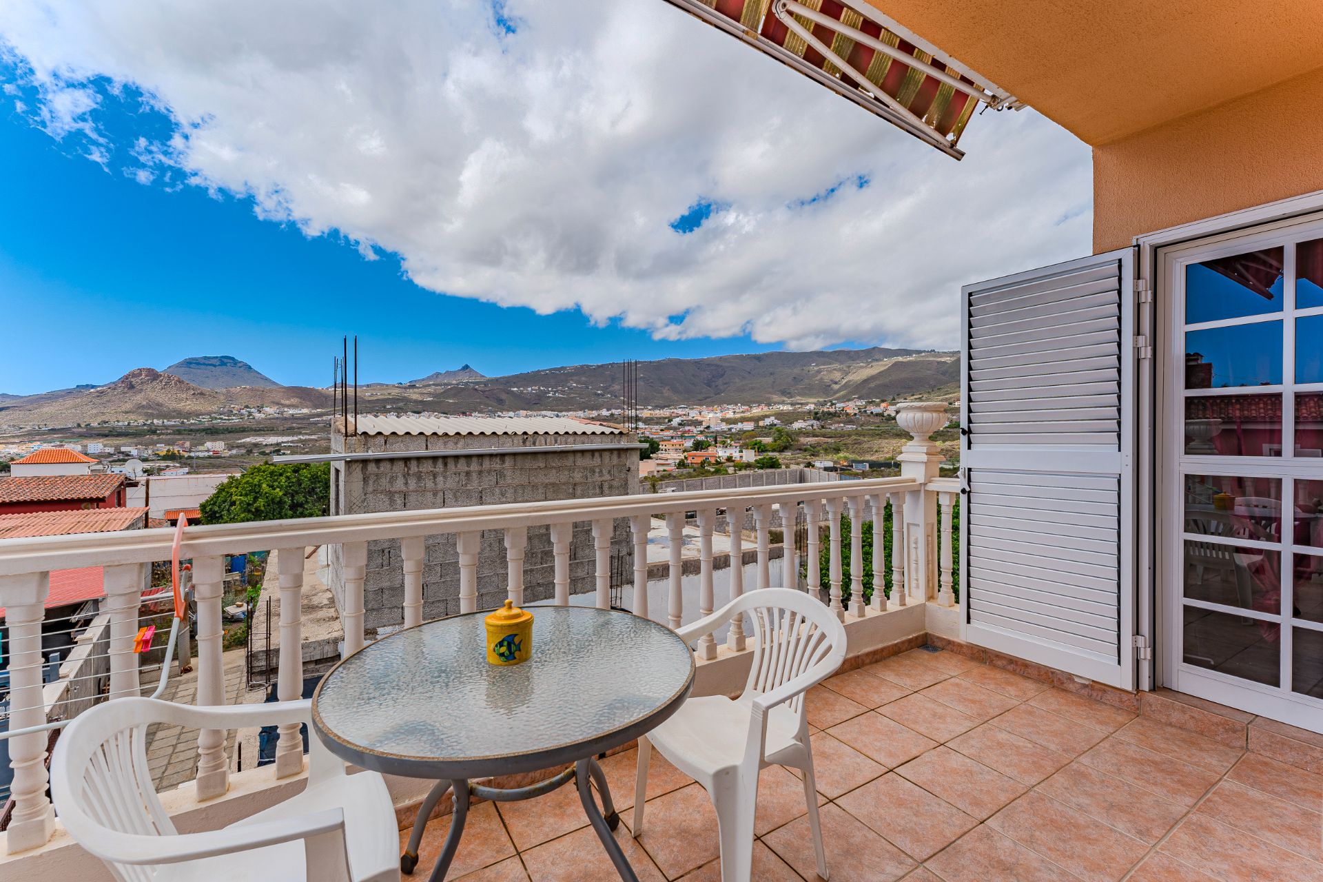 Vista exterior de Casa o chalet en venta en Arona con Aire acondicionado, Jardín privado y Trastero