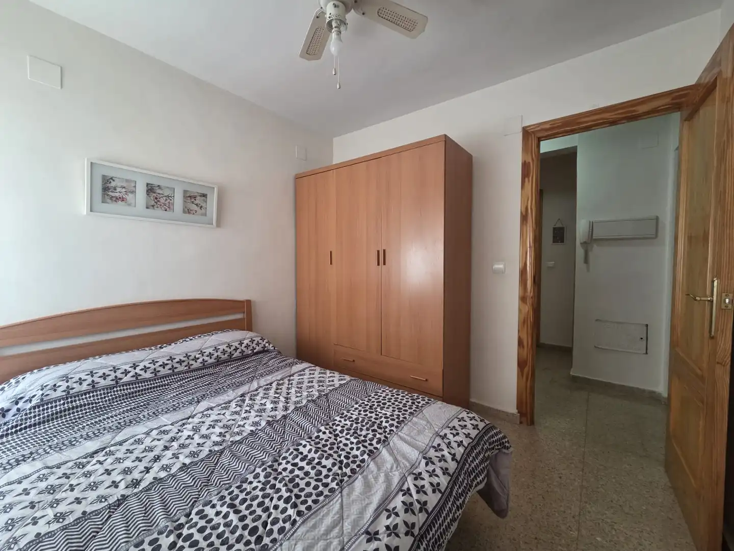 Habitación de Piso de alquiler en Granada con Aire acondicionado, Calefacción y Amueblado