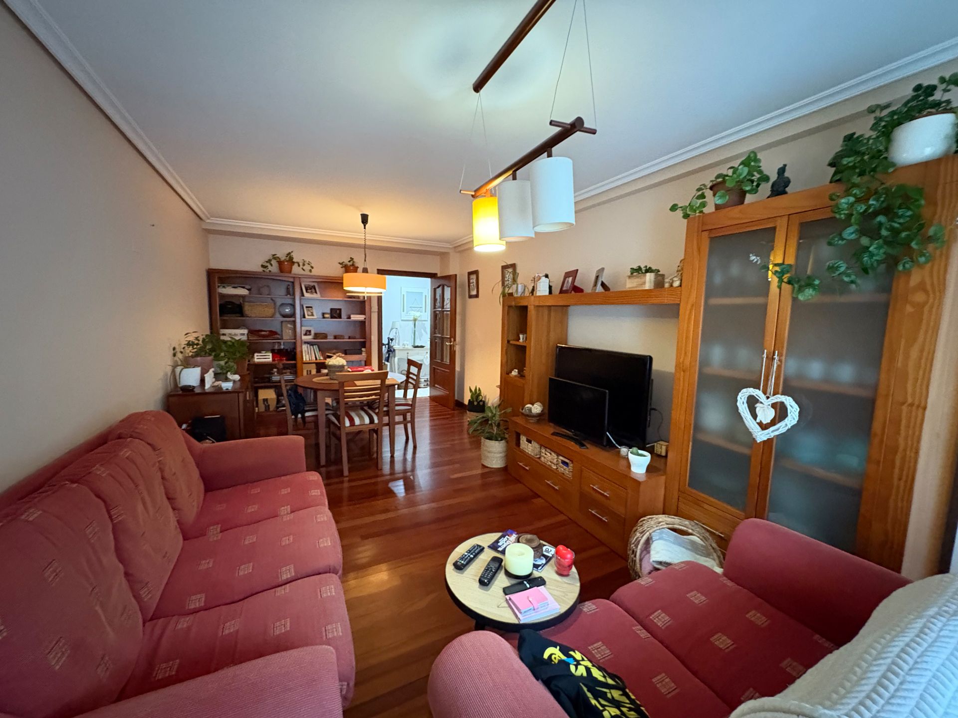 Sala d'estar de Pis en venda en Ferrol amb Calefacció, Parquet i Traster