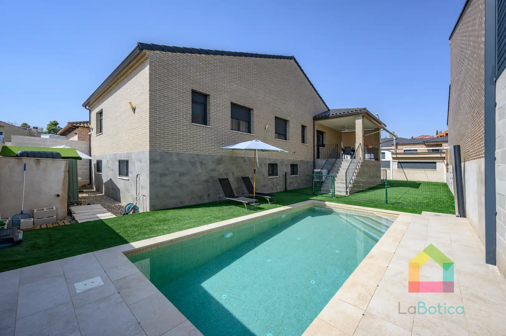 Piscina de Casa o xalet en venda en Olías del Rey amb Aire condicionat, Calefacció i Terrassa