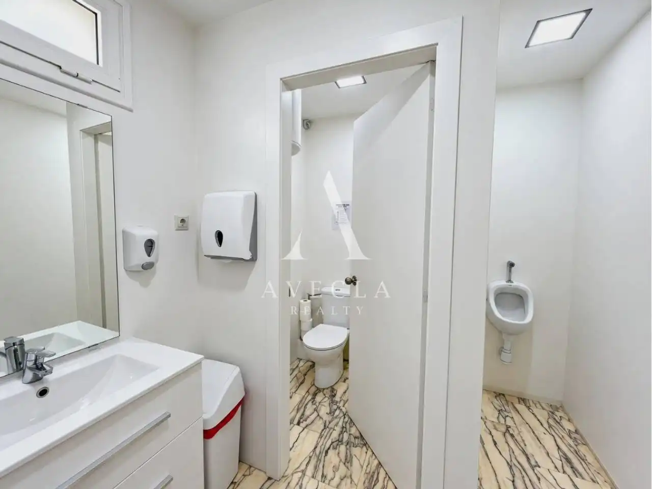 Bathroom of Industrial buildings for rent in Rubí