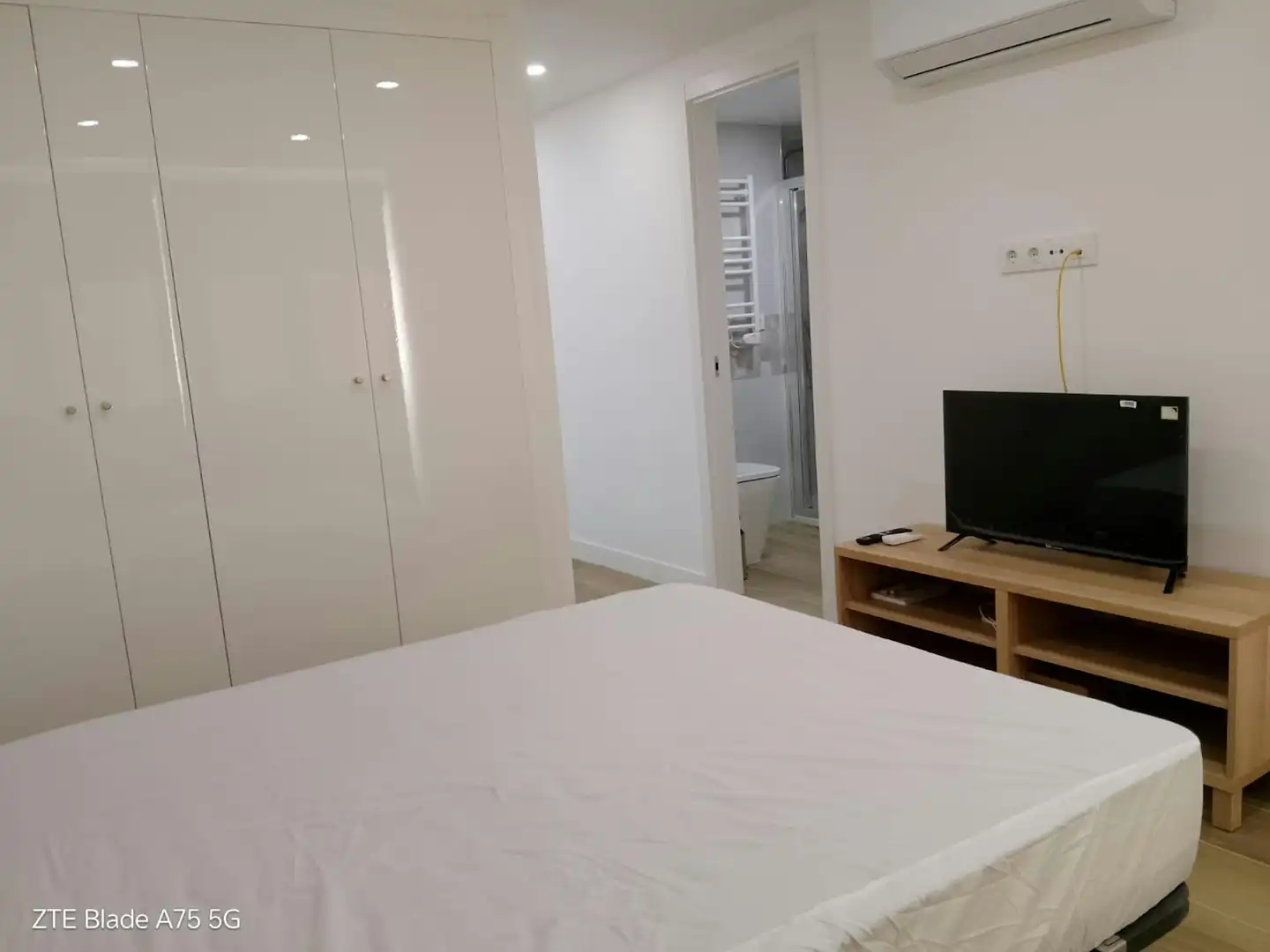 Bedroom of Flat for rent in Madrid  with Air Conditioner, Heating and Furnished