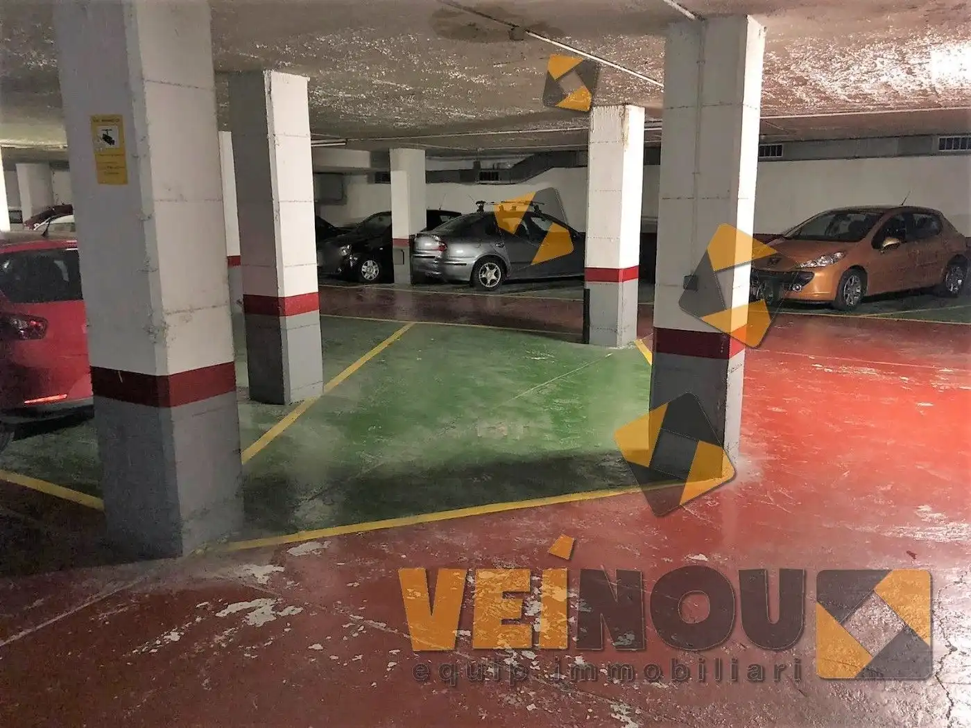 Garaje en venta en Carrer del Tinent Flomesta, Sants