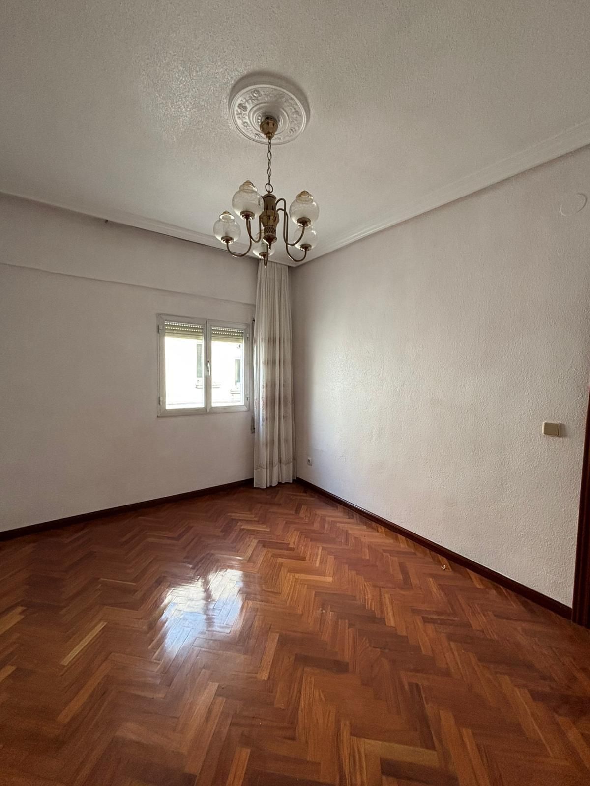 Dormitori de Pis de lloguer en Alcorcón amb Calefacció, Parquet i Balcó