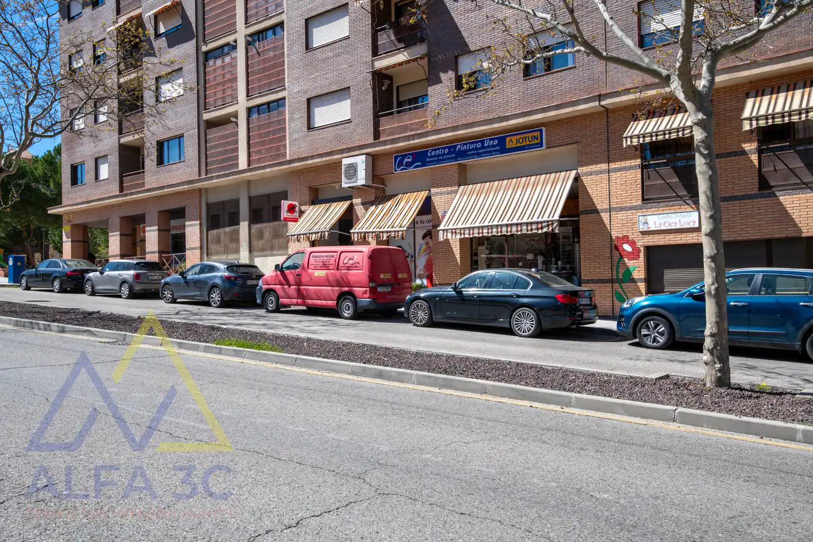 Vista exterior de Local en venta en Tres Cantos