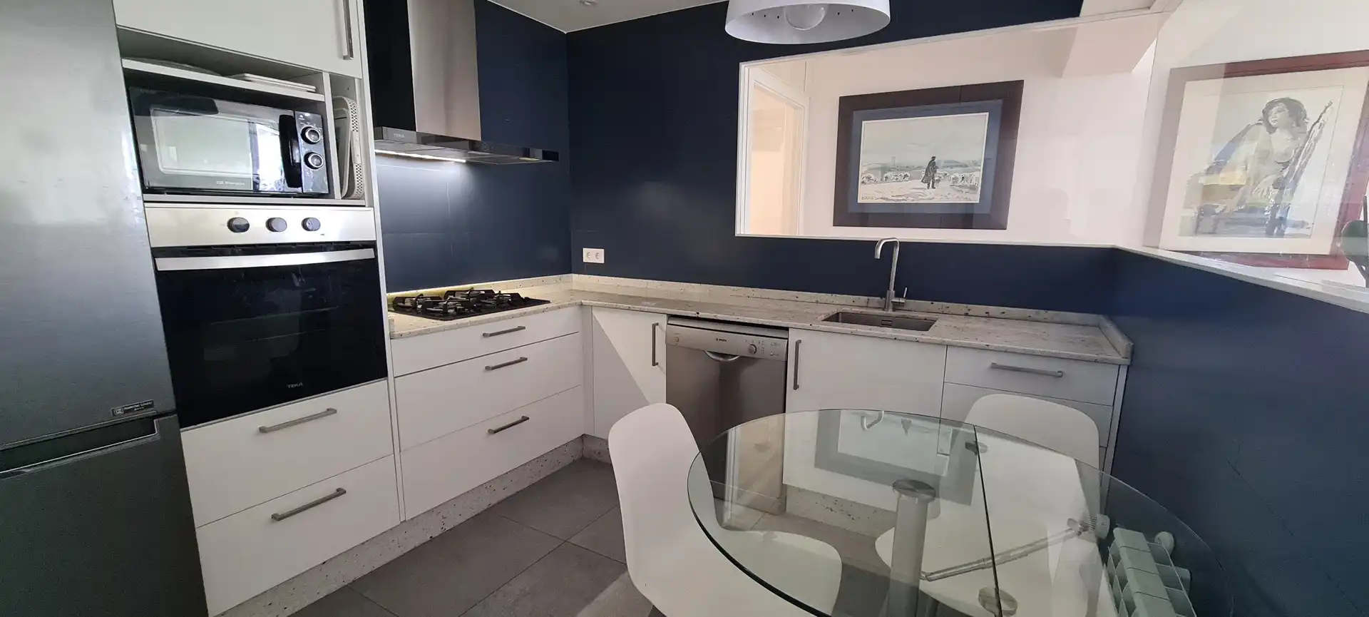 Cocina de Piso de alquiler en Vigo  con Calefacción, Parquet y Amueblado