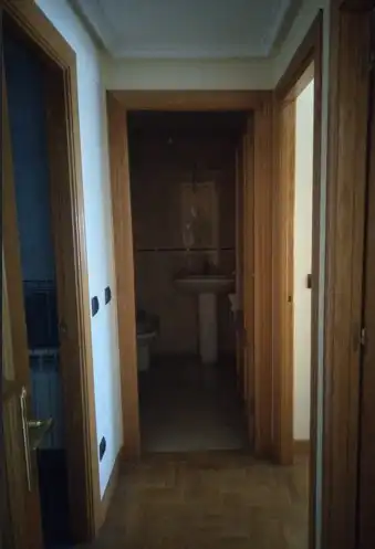 Bany de Pis en venda en Gijón  amb Calefacció, Parquet i Traster