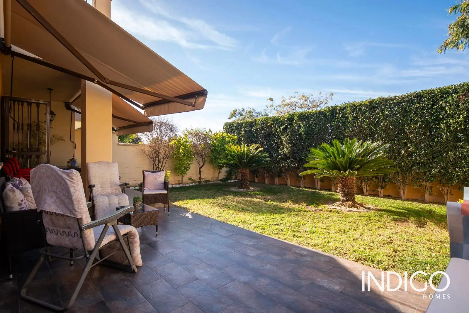 Jardí de Casa adosada en venda en Alicante / Alacant amb Aire condicionat, Jardí privat i Piscina