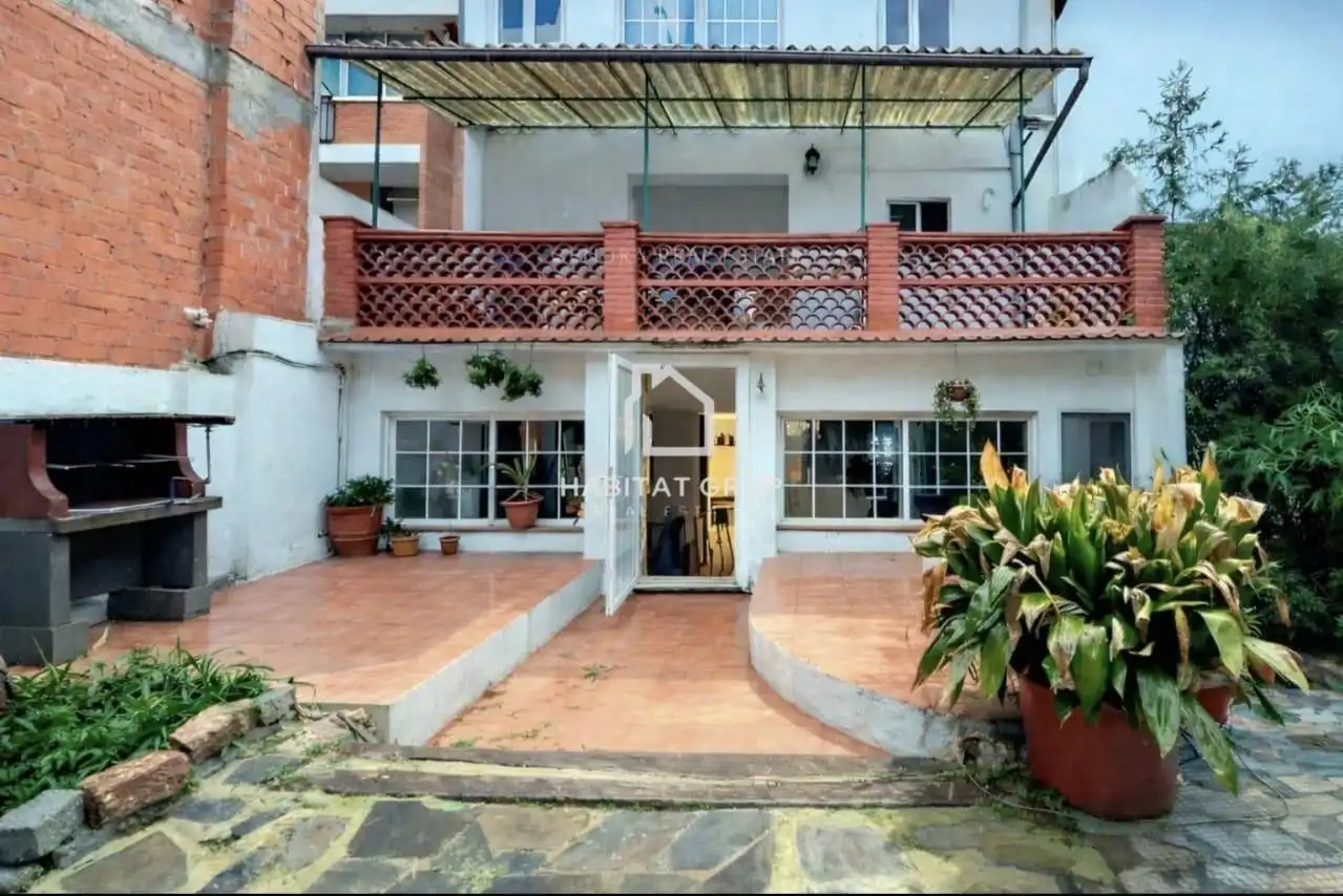 Außenansicht von Wohnung zum Verkauf in Manresa mit Privatgarten und Terrasse