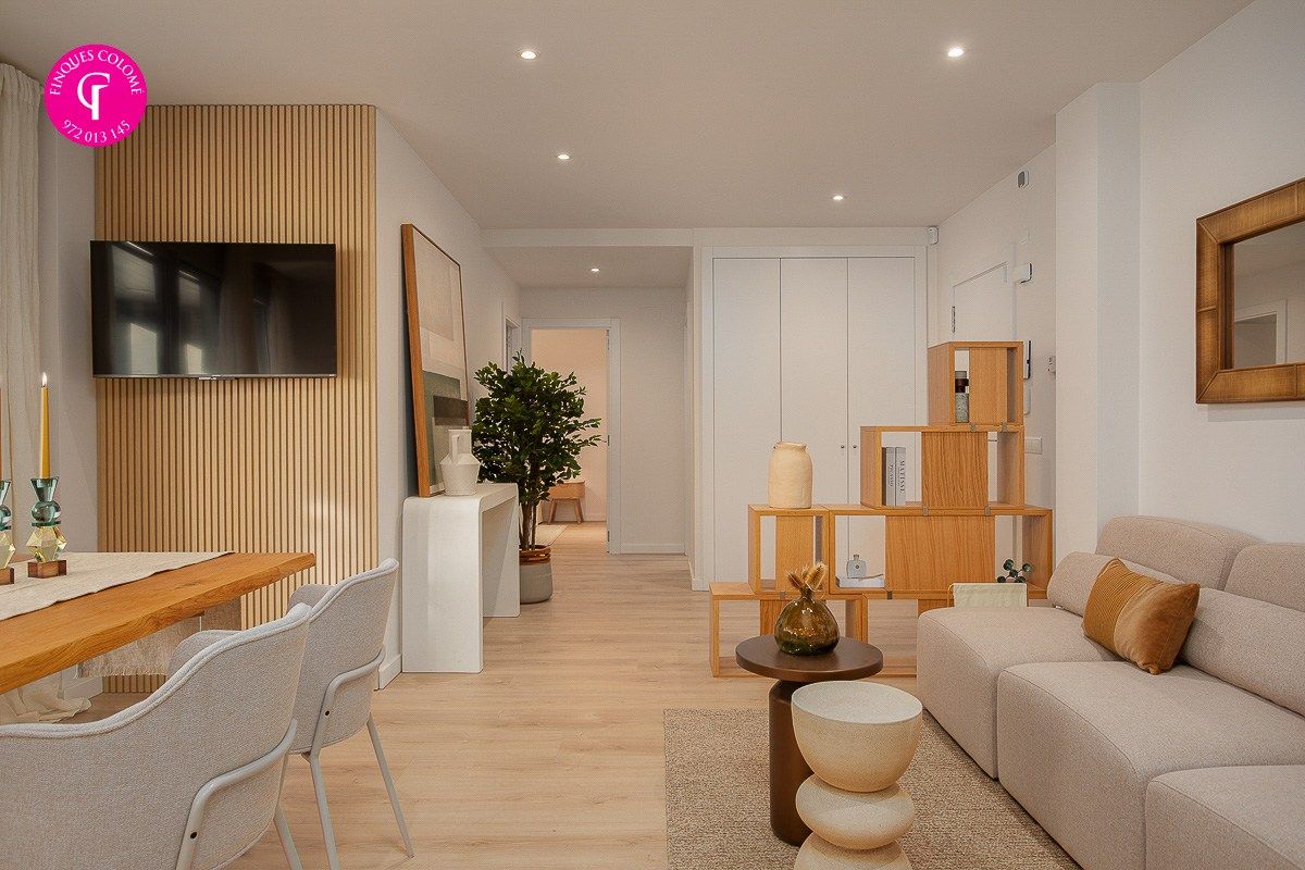 Living room of Flat for sale in Salt  with Air Conditioner, Heating and Balcony