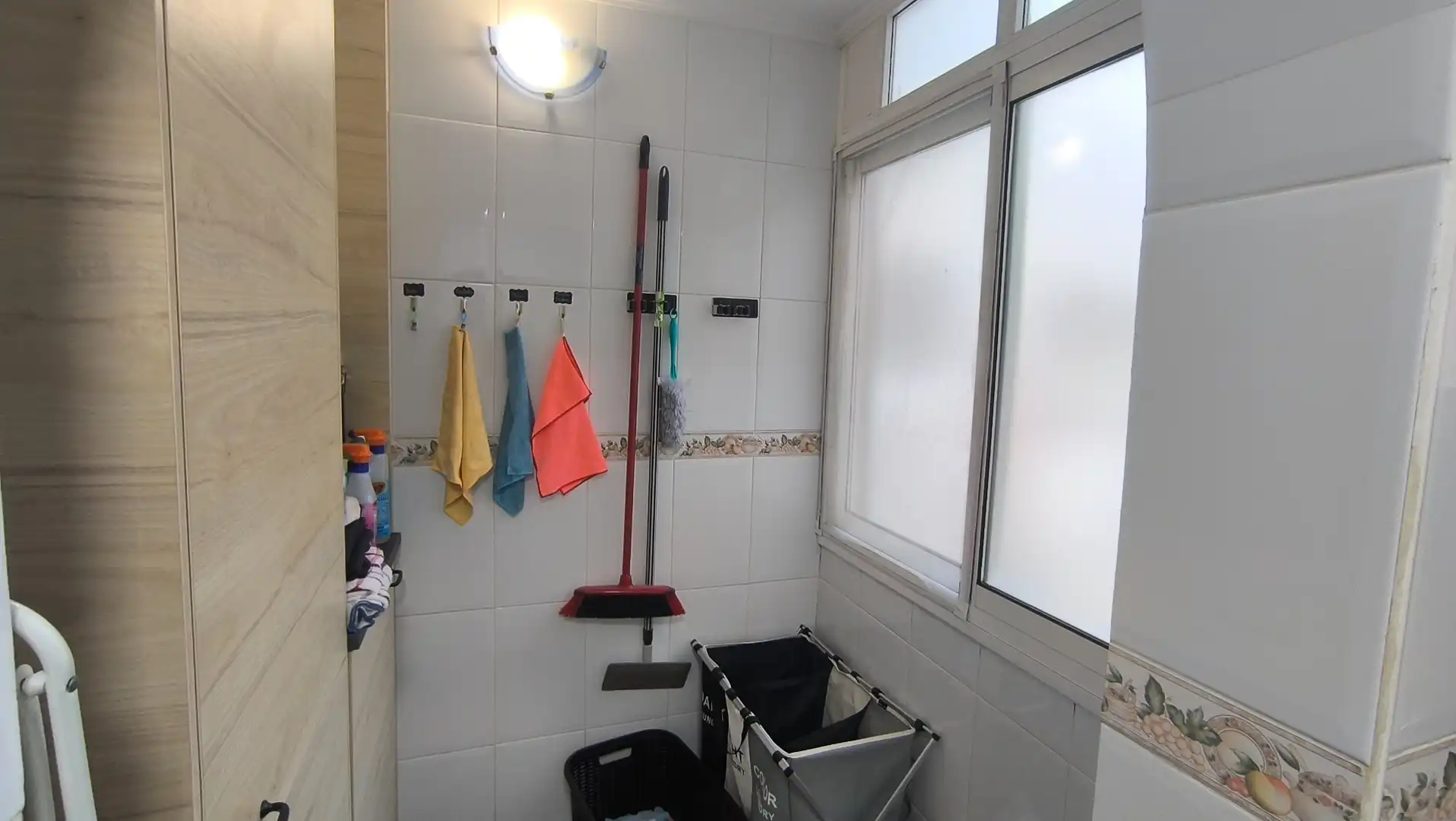 Badezimmer von Wohnung zum Verkauf in Tarragona mit Klimaanlage, Parkett und Terrasse