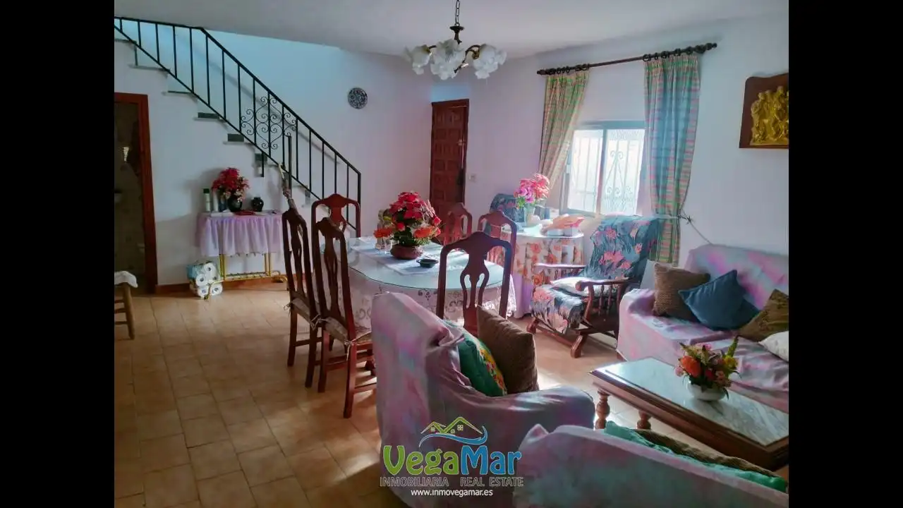 Sala de estar de Edificio en venta en Nerja