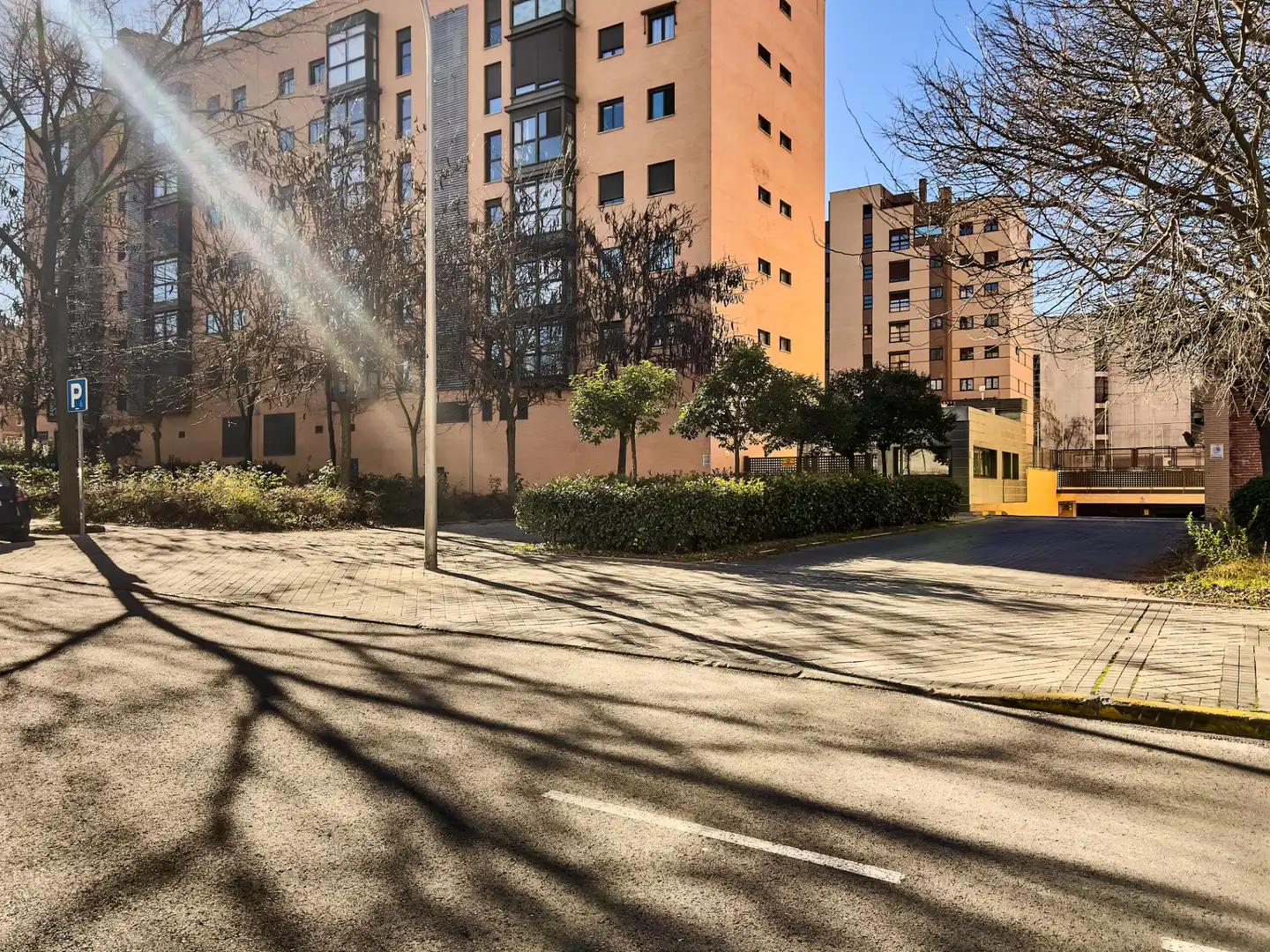 Vista exterior de Àtic en venda en Madrid amb Aire condicionat, Calefacció i Jardí privat