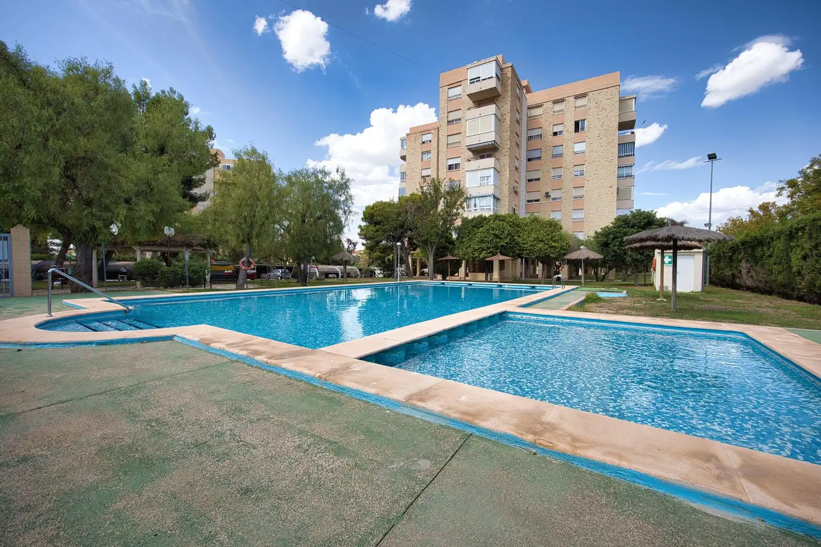 Piscina de Pis en venda en Alicante / Alacant amb Aire condicionat, Calefacció i Terrassa