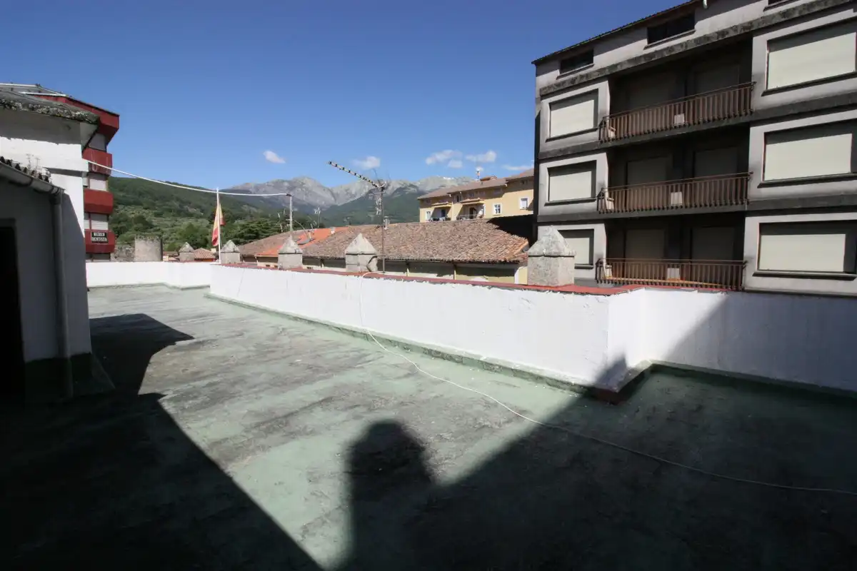 Vista exterior de Edificio en venta en Arenas de San Pedro