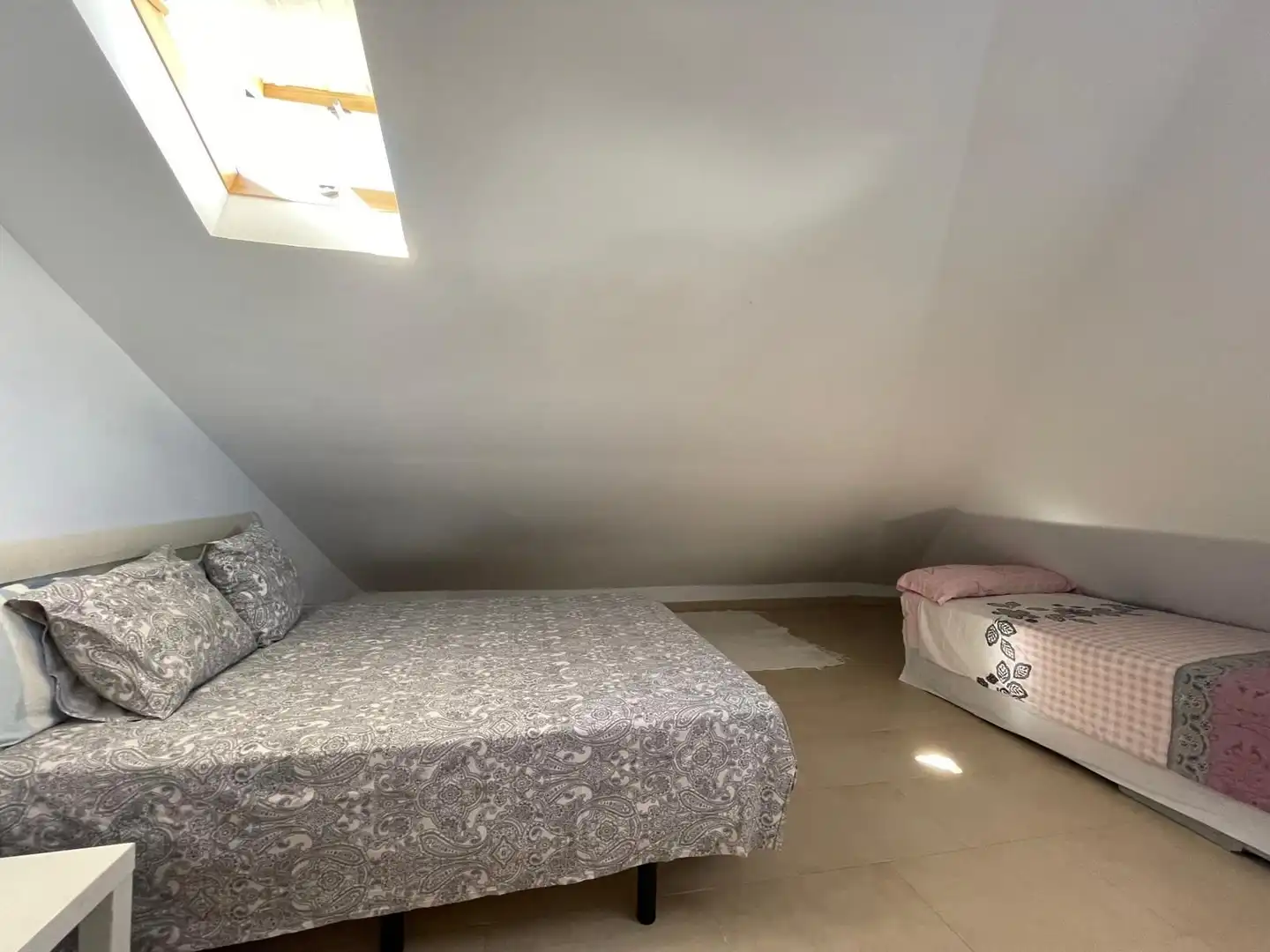 Habitación de Apartamento de alquiler en El Rompido con Aire acondicionado, Calefacción y Amueblado