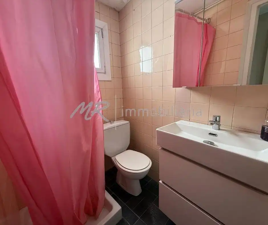 Baño de Piso en venta en Granollers con Calefacción, Trastero y Amueblado