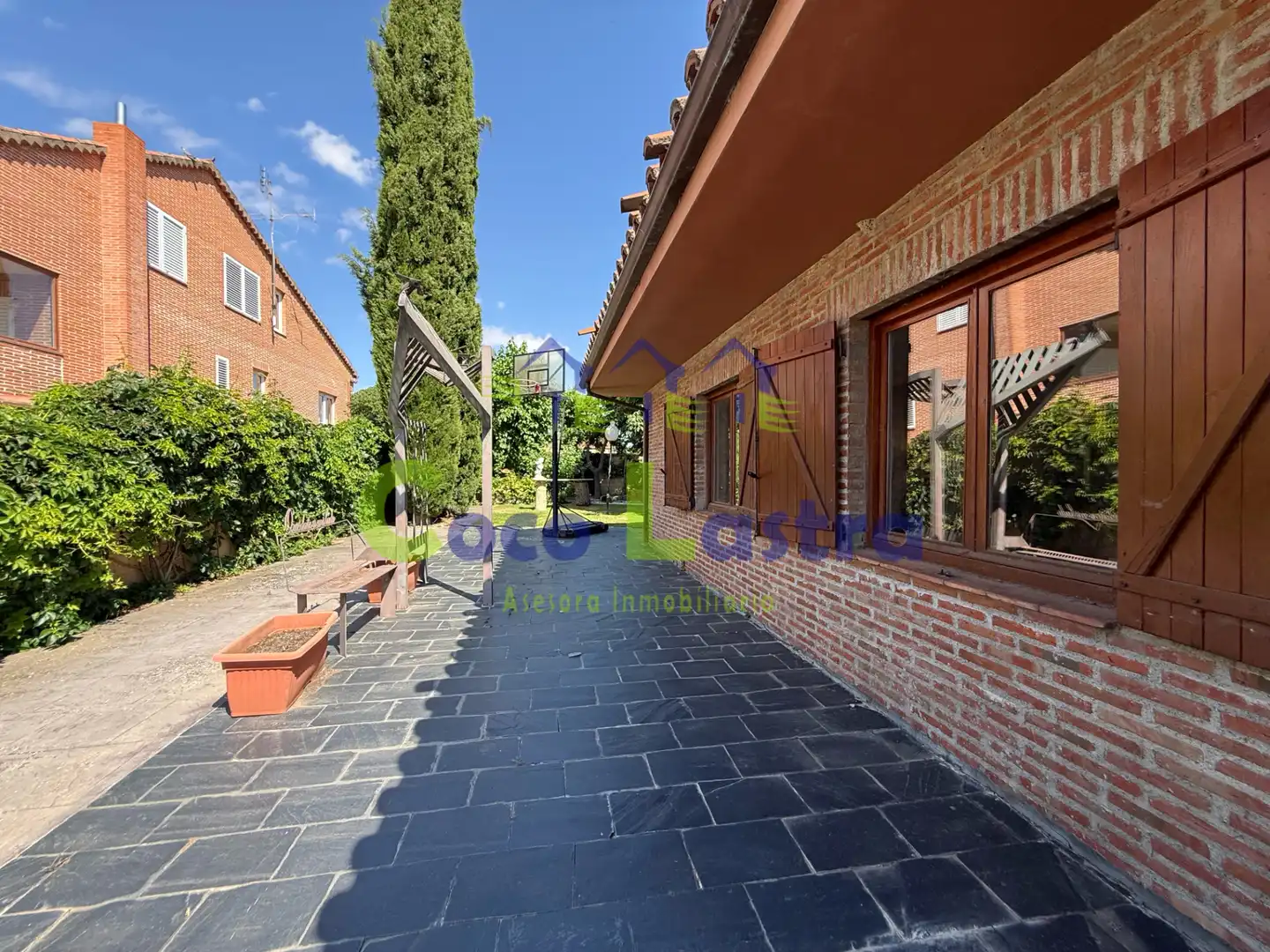 Exterior view of Houses for sale in Monterrubio de Armuña  with Air Conditioner, Heating and Private garden