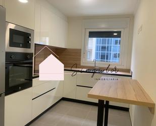 Cuina de Apartament de lloguer en O Porriño   amb Calefacció, Jardí privat i Traster