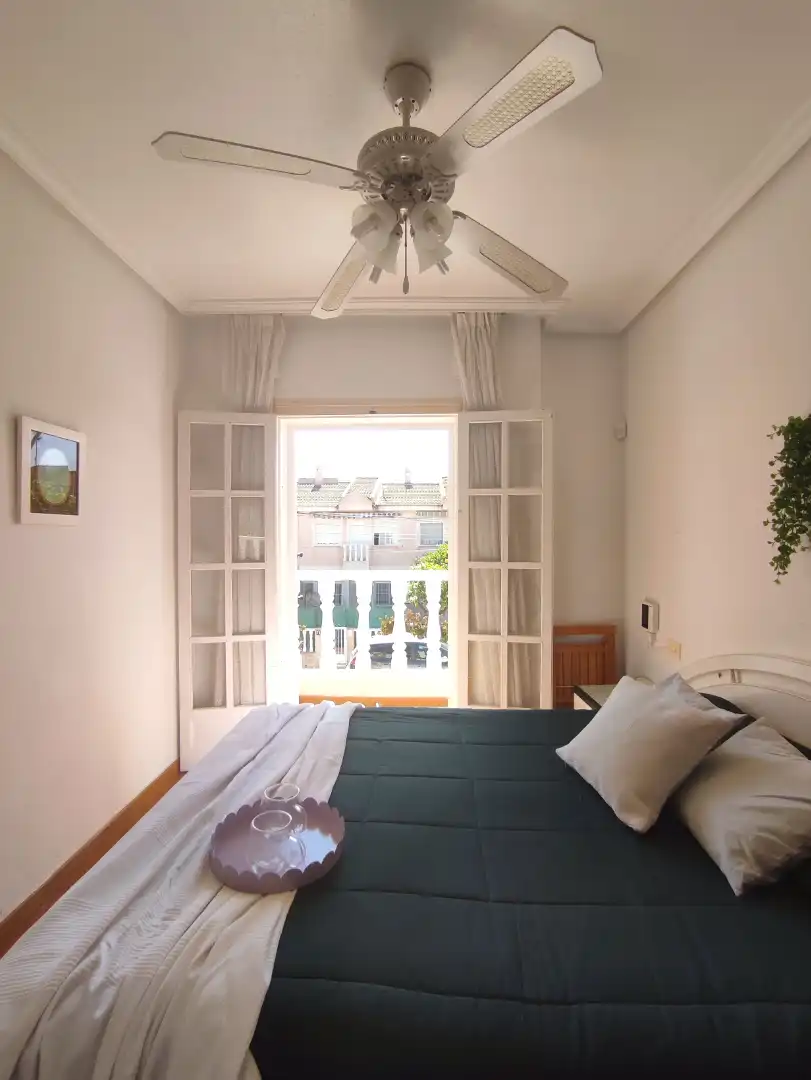 Habitación de Casa adosada en venta en San Pedro del Pinatar con Aire acondicionado, Calefacción y Jardín privado