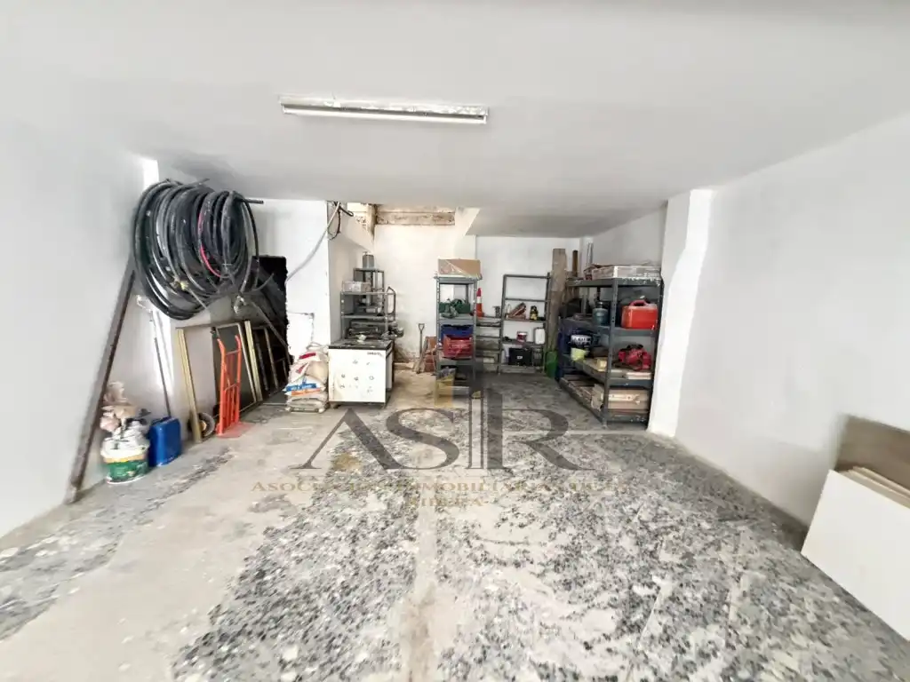Commercial properties for sale in Casc Urbà