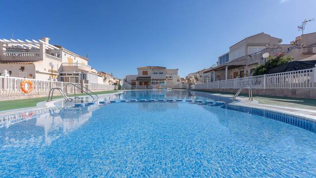 Casa-chalet en Venta en Calle Luis Gordillo en Playa Flamenca
