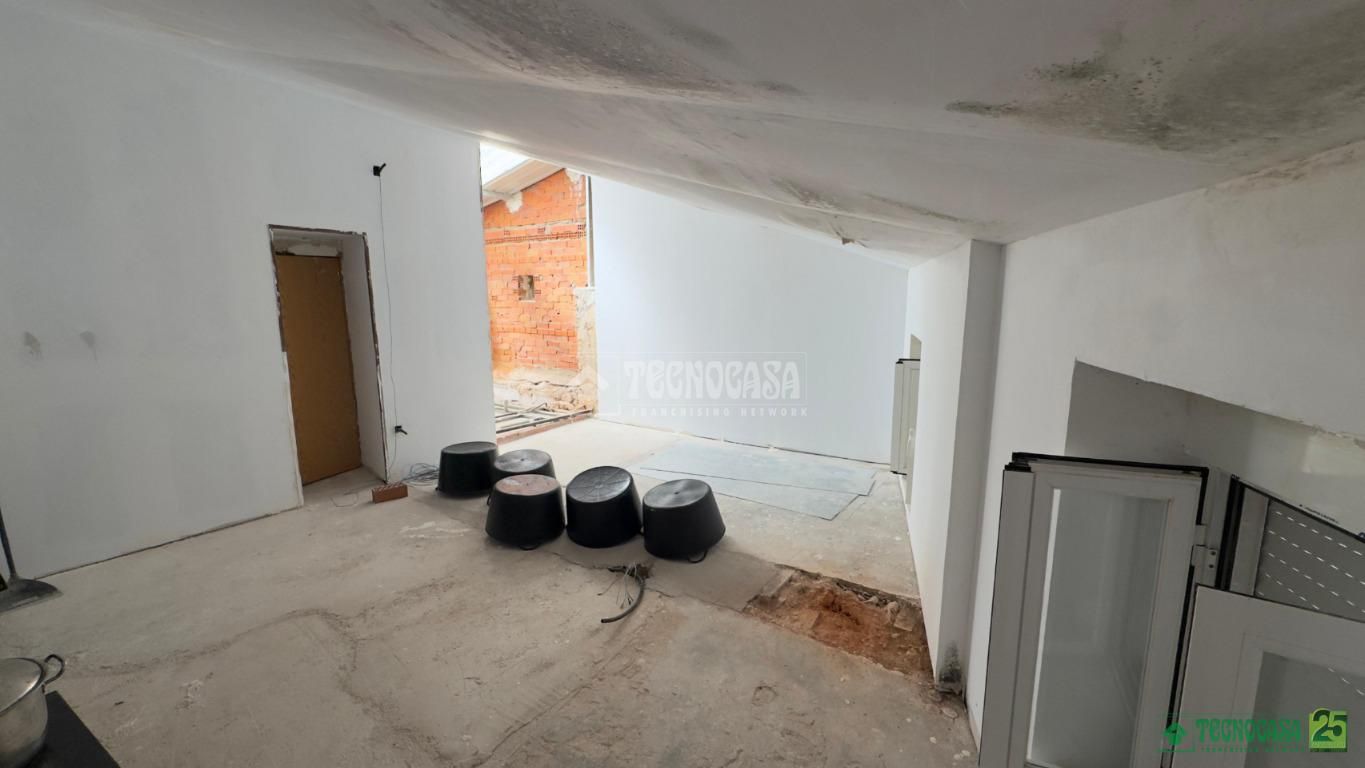 Casa adosada en venta en Puebla de Almenara con Calefacción y Amueblado