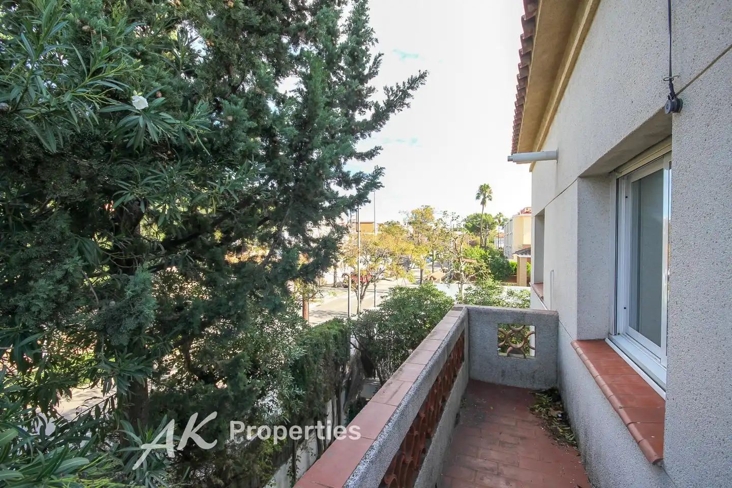 Vista exterior de Casa o chalet en venta en Castelldefels con Calefacción, Jardín privado y Terraza