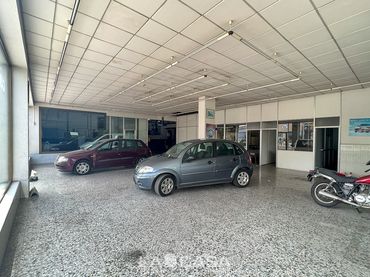 Local comercial en venda a Castell - Poble Vell