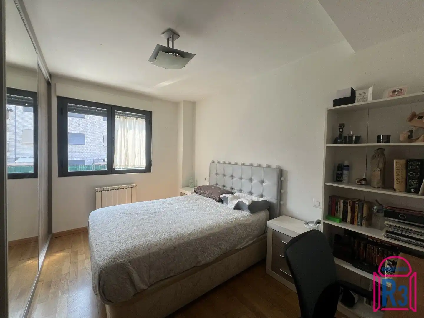 Dormitori de Apartament en venda en Villaquilambre amb Calefacció, Terrassa i Traster