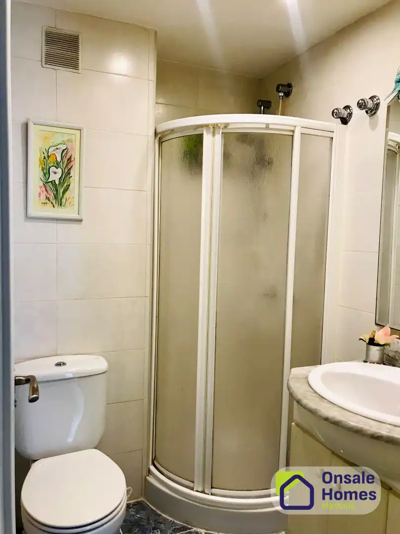 Baño de Piso en venta en Marbella con Aire acondicionado, Terraza y Trastero