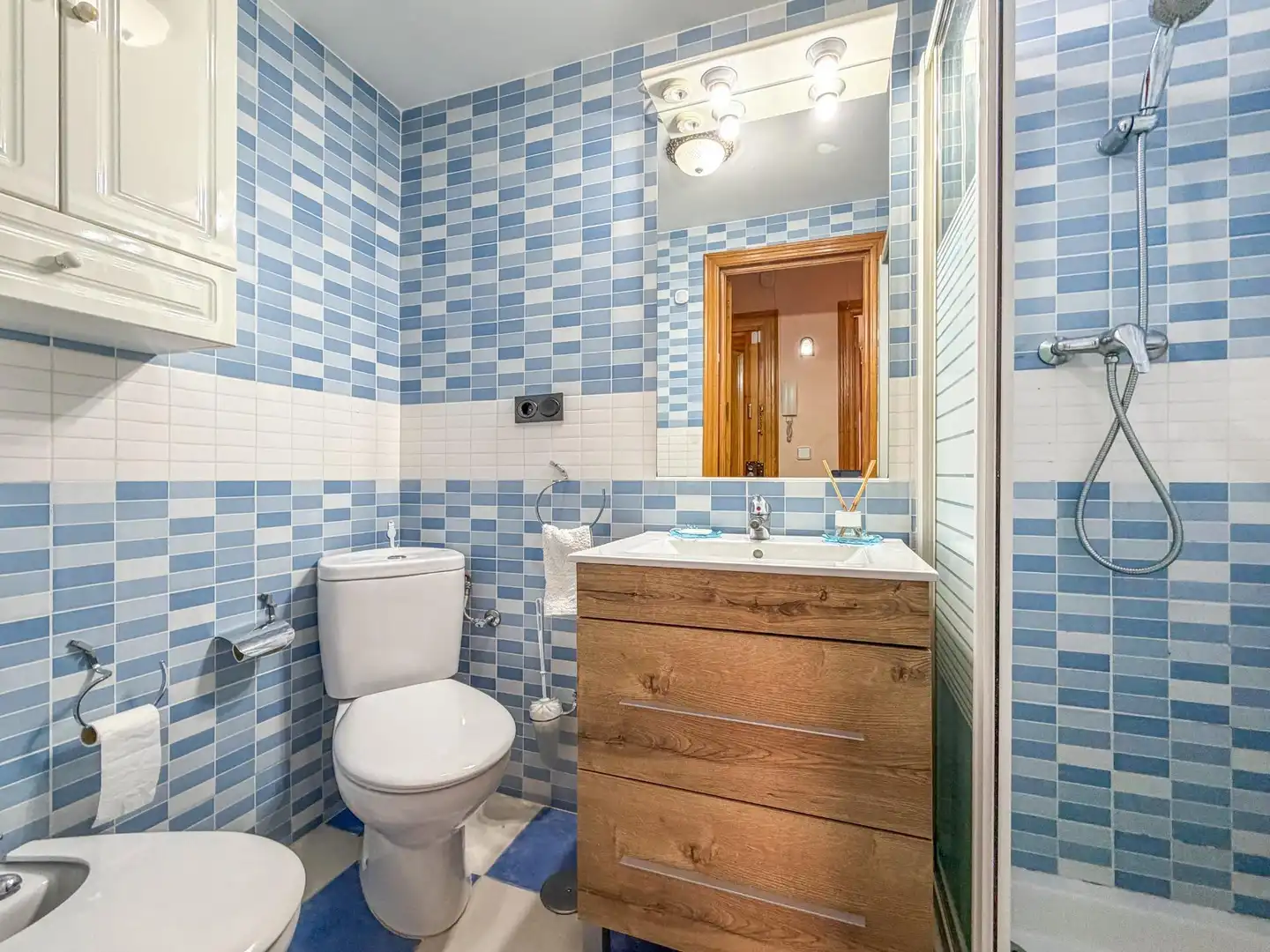 Baño de Piso en venta en Granada con Aire acondicionado, Calefacción y Terraza