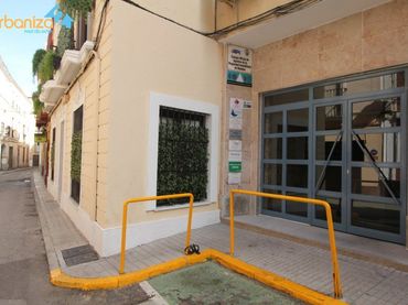 Office space with lift for sale in Calle DONOSO CORTES 6