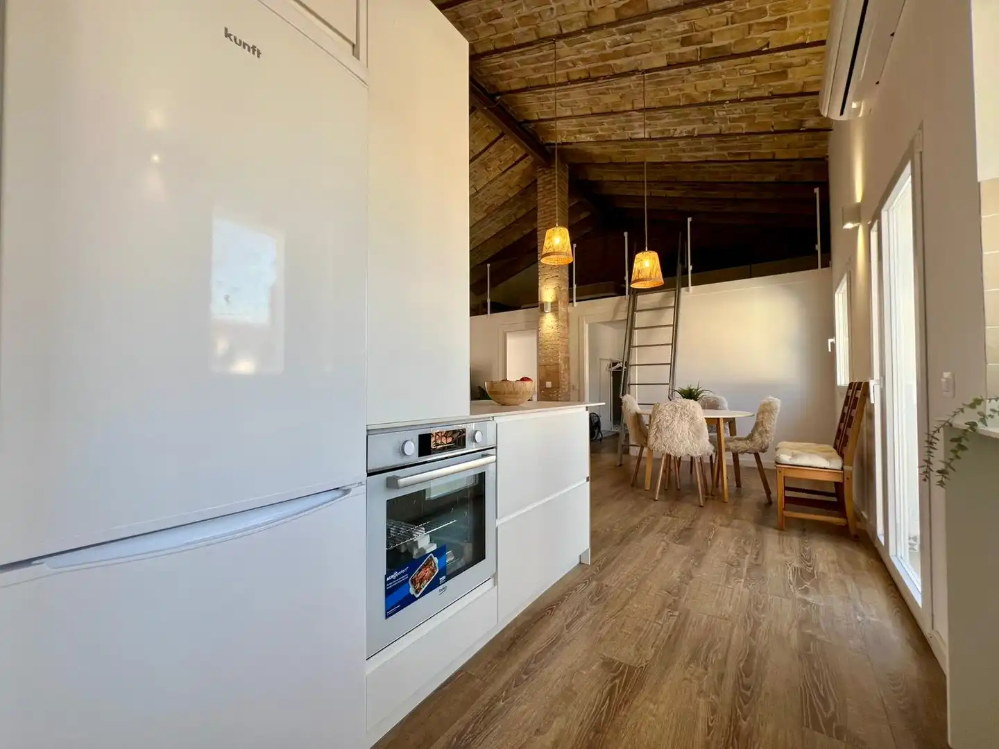 Cocina de Piso de alquiler en Sagunto / Sagunt con Aire acondicionado, Amueblado y Horno