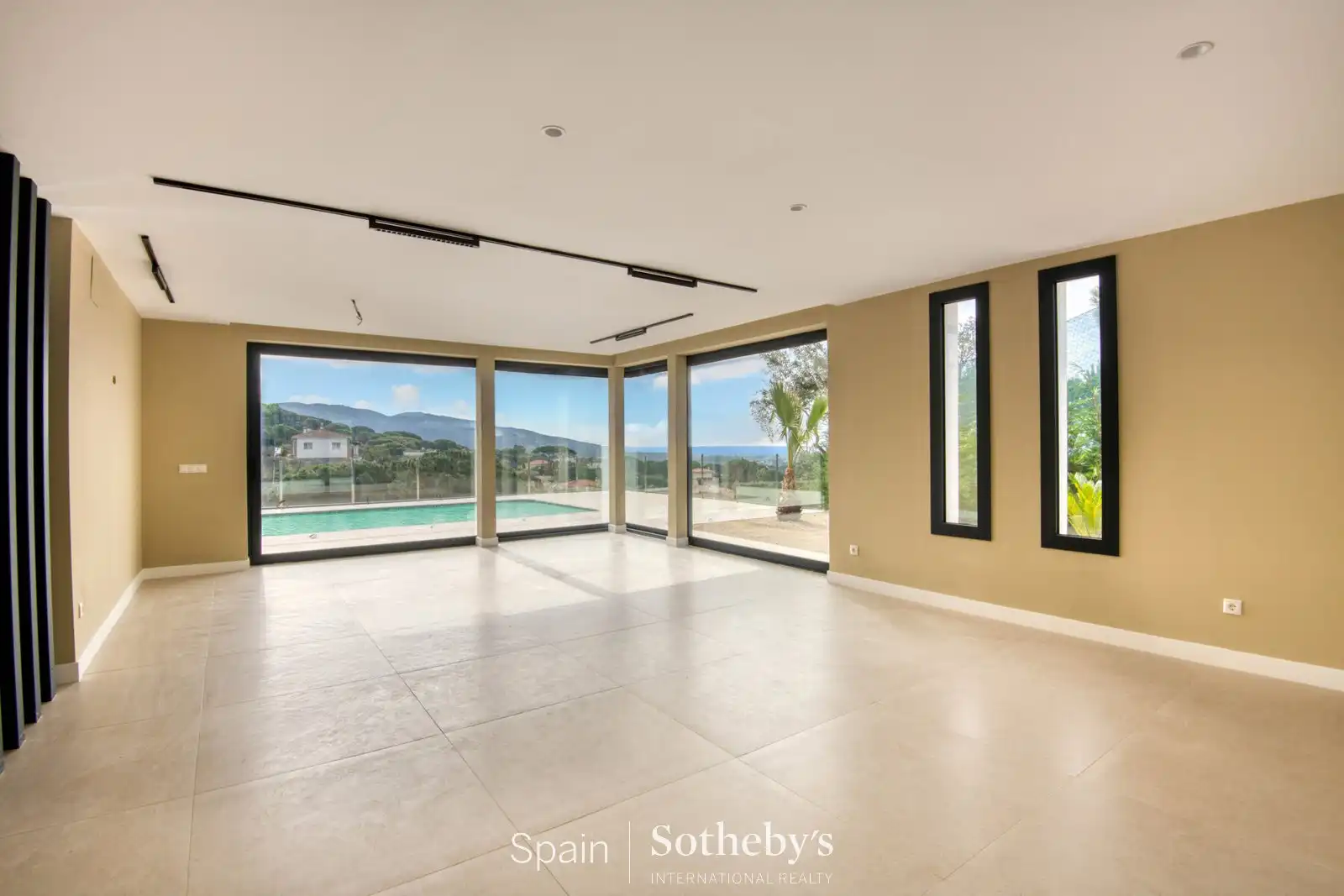 Living room of Houses for sale in Lloret de Mar  with Heating, Private garden and Terrace